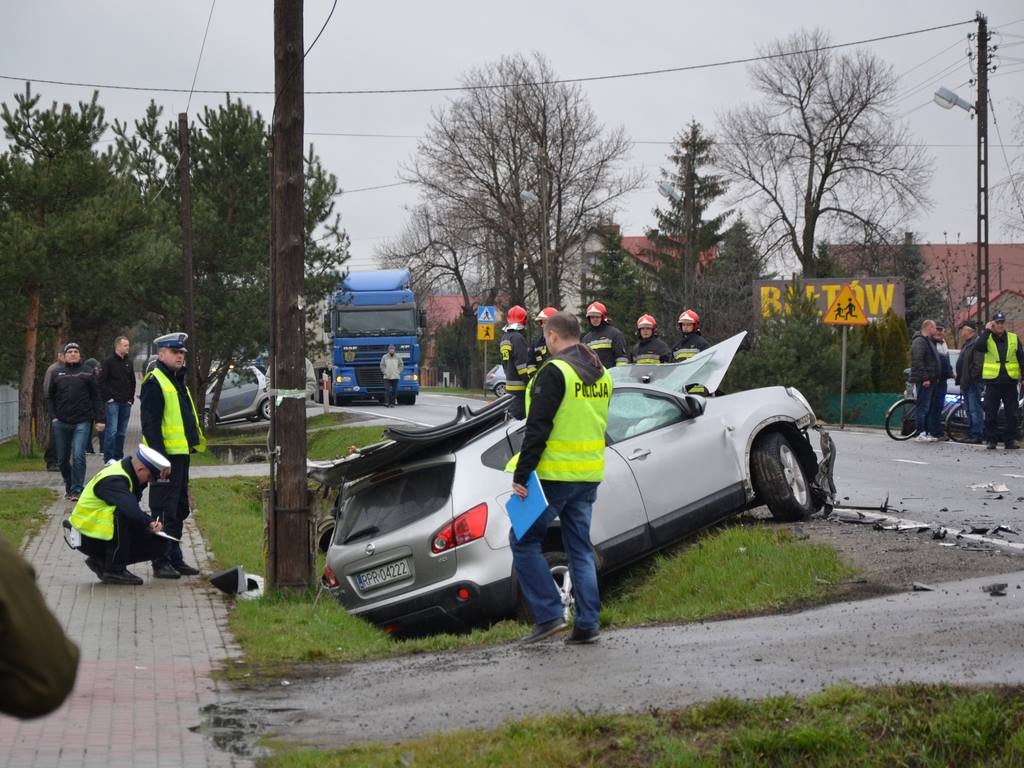Zderzenie TIR-a z osobówką w Gorzycach [Zdjęcia]