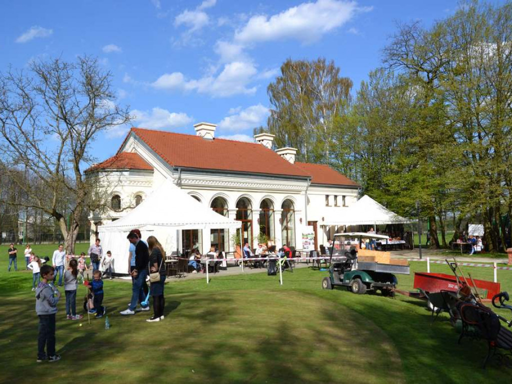 Sezon golfowy otwarty! Zamek w Baranowie zaprasza do gry! [Zdjęcia]