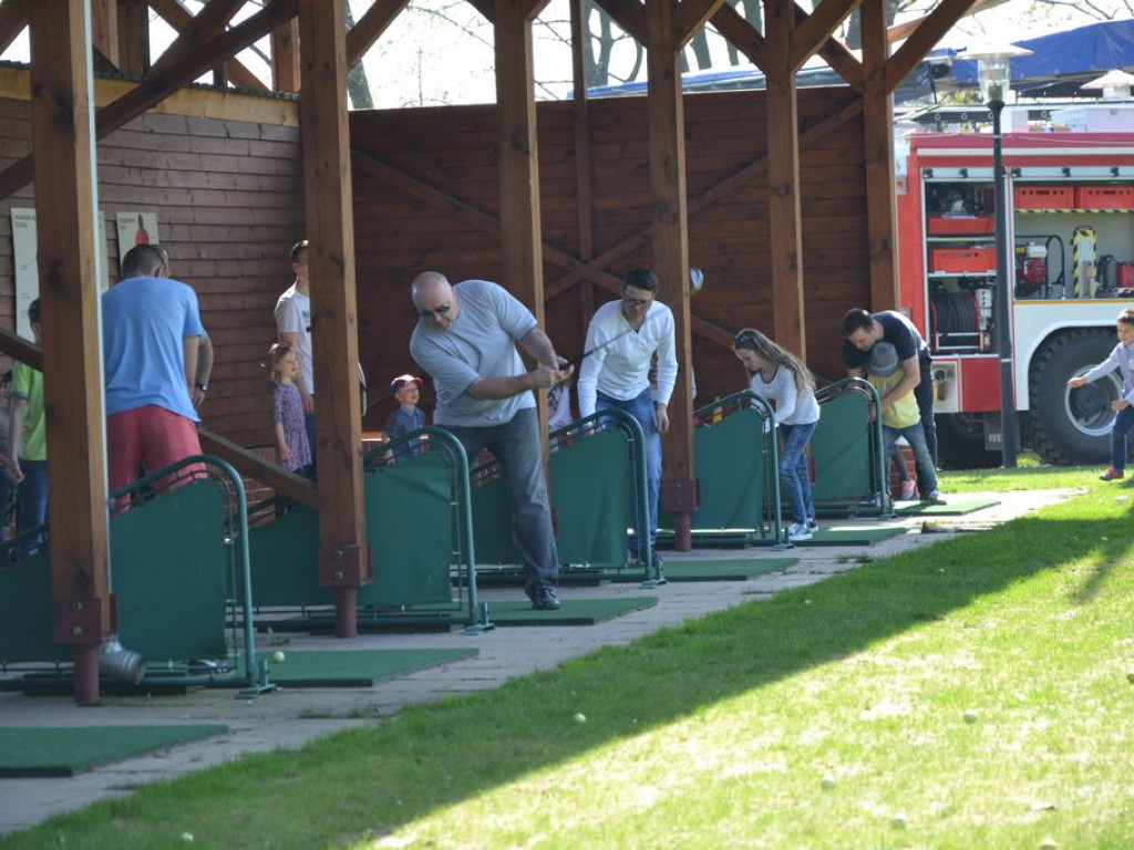 Sezon golfowy otwarty! Zamek w Baranowie zaprasza do gry! [Zdjęcia]
