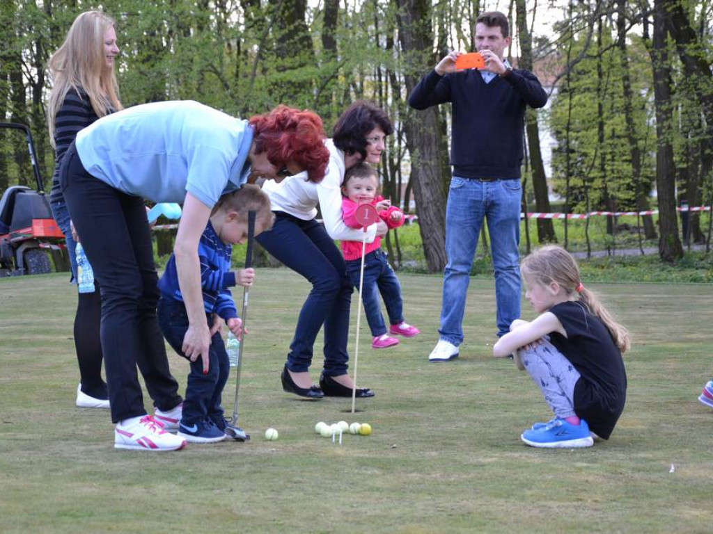 Sezon golfowy otwarty! Zamek w Baranowie zaprasza do gry! [Zdjęcia]