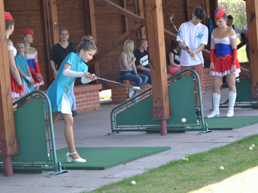 Sezon golfowy otwarty! Zamek w Baranowie zaprasza do gry! [Zdjęcia]