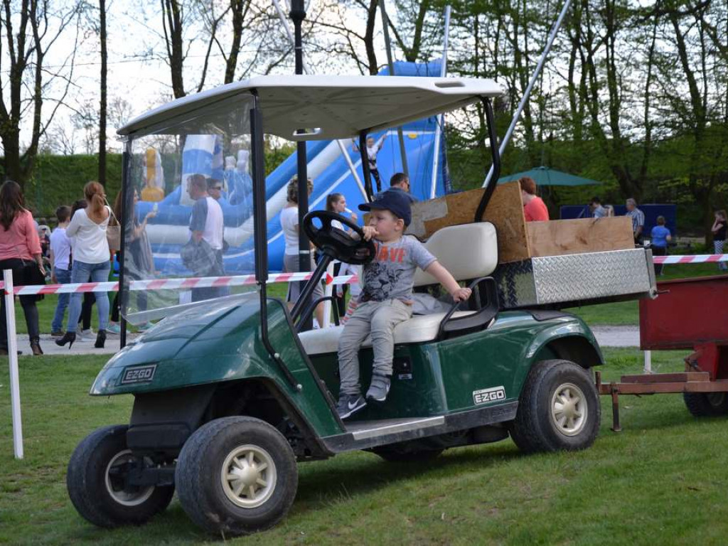 Sezon golfowy otwarty! Zamek w Baranowie zaprasza do gry! [Zdjęcia]