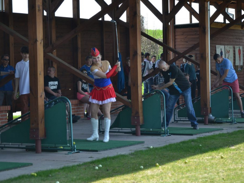 Sezon golfowy otwarty! Zamek w Baranowie zaprasza do gry! [Zdjęcia]