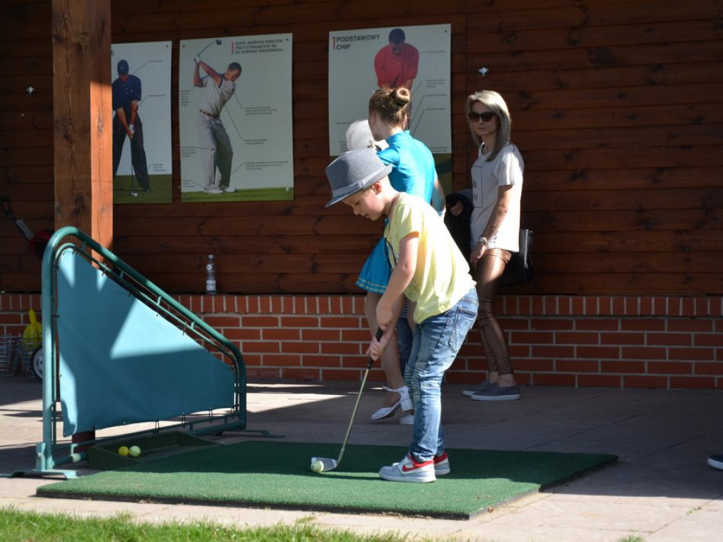 Sezon golfowy otwarty! Zamek w Baranowie zaprasza do gry! [Zdjęcia]