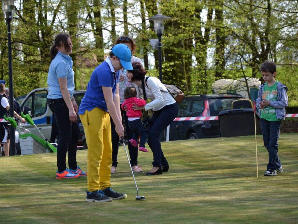 Sezon golfowy otwarty! Zamek w Baranowie zaprasza do gry! [Zdjęcia]