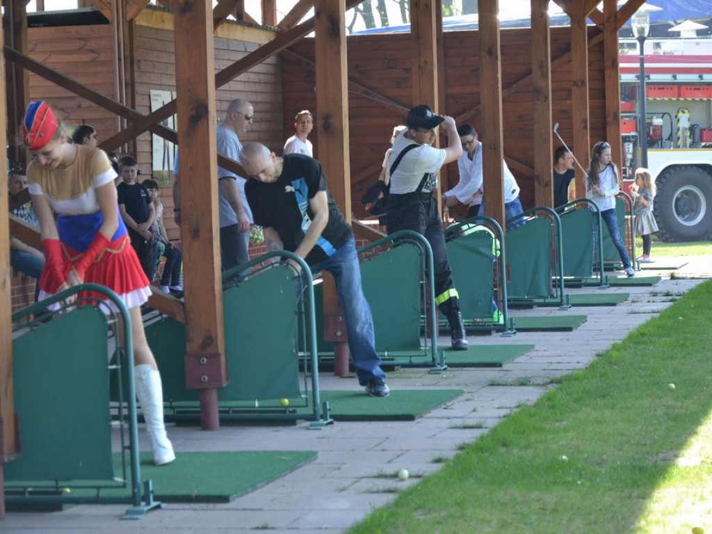 Sezon golfowy otwarty! Zamek w Baranowie zaprasza do gry! [Zdjęcia]
