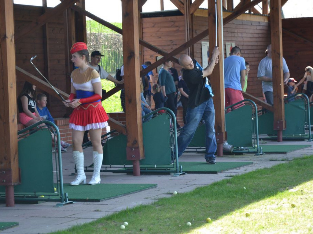 Sezon golfowy otwarty! Zamek w Baranowie zaprasza do gry! [Zdjęcia]