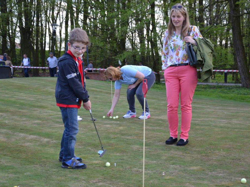 Sezon golfowy otwarty! Zamek w Baranowie zaprasza do gry! [Zdjęcia]