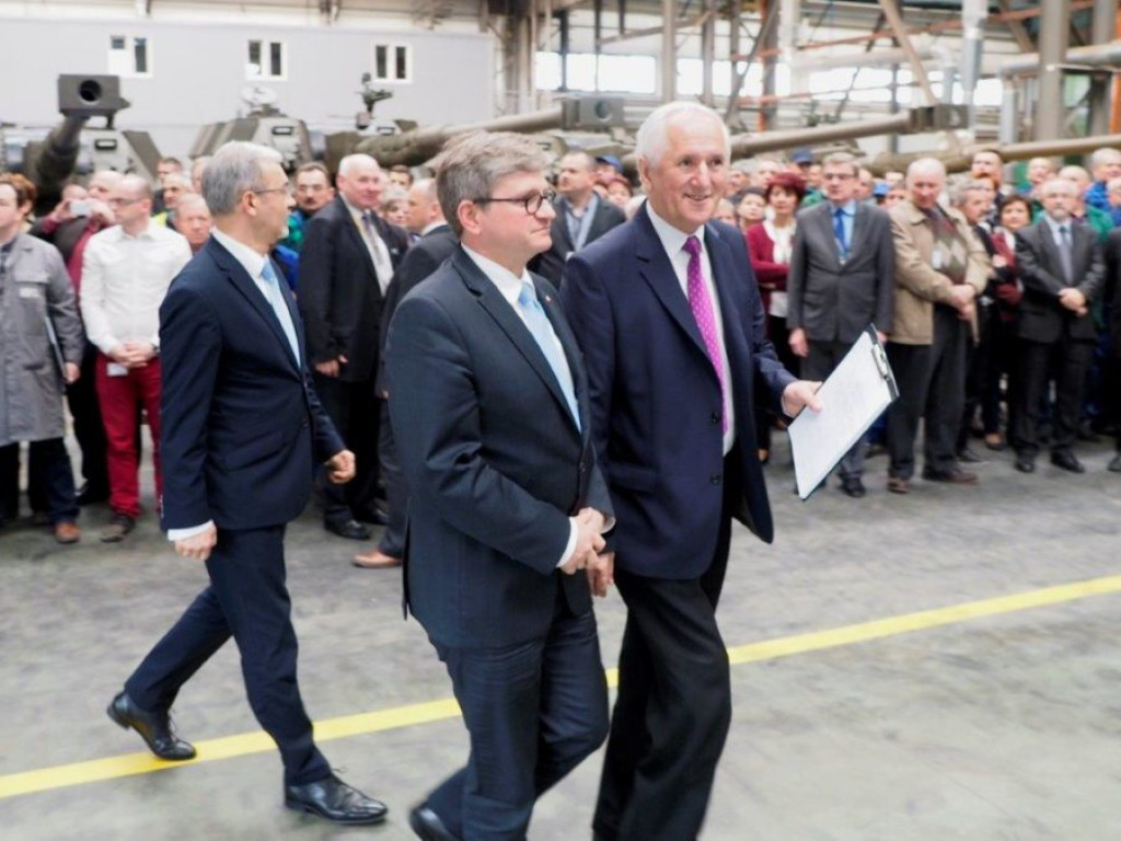 Premier Beata Szydło w Hucie Stalowa Wola [Zdjęcia]