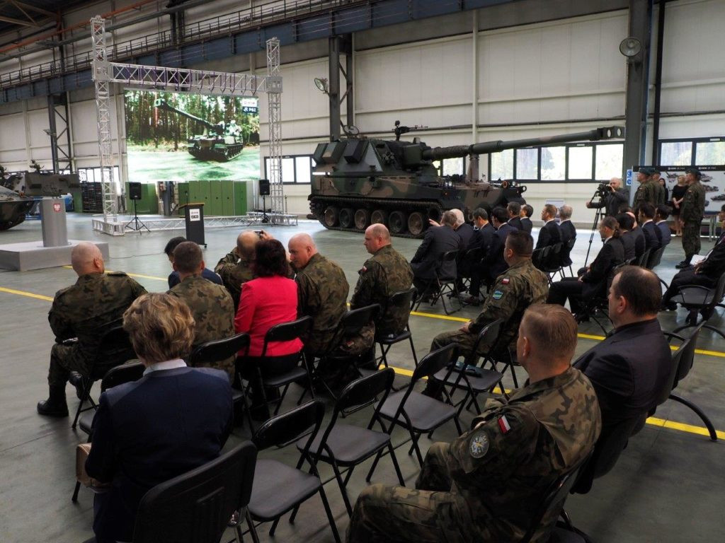 Premier Beata Szydło w Hucie Stalowa Wola [Zdjęcia]