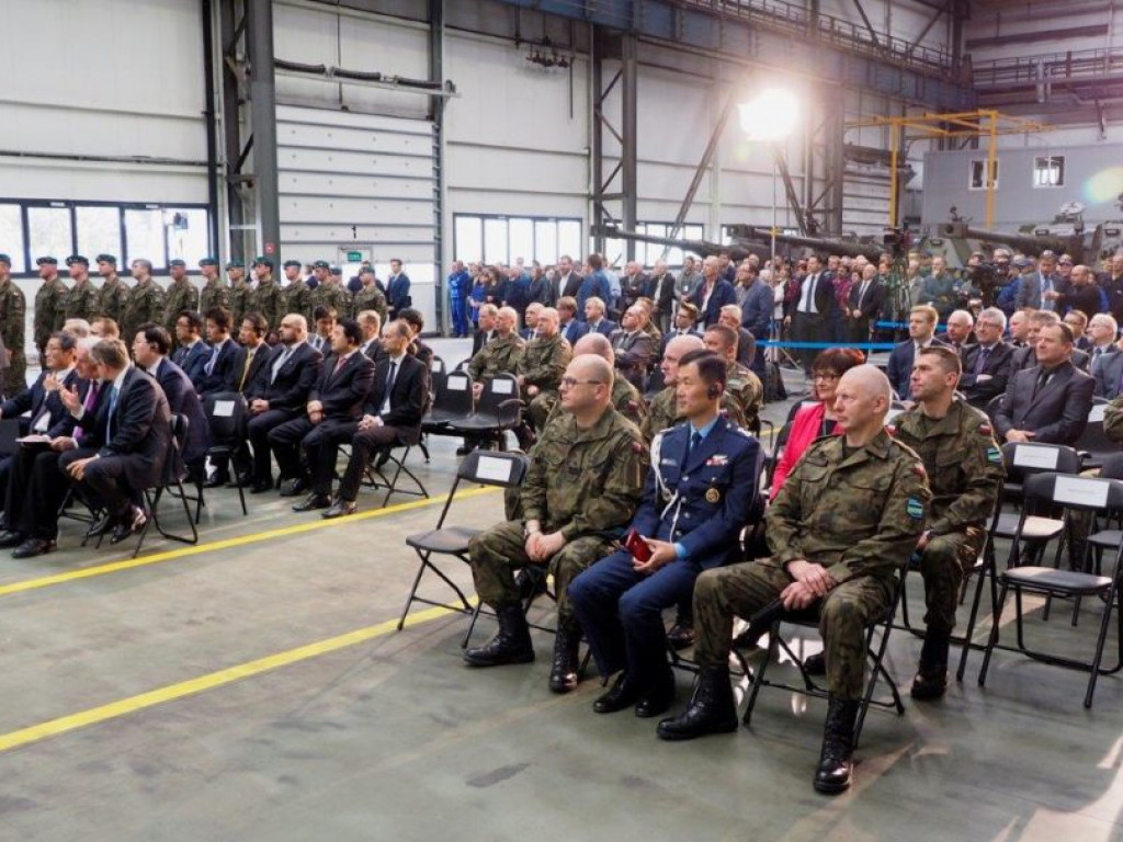Premier Beata Szydło w Hucie Stalowa Wola [Zdjęcia]