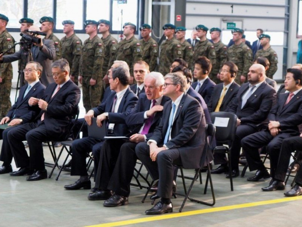Premier Beata Szydło w Hucie Stalowa Wola [Zdjęcia]