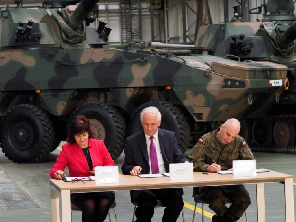 Premier Beata Szydło w Hucie Stalowa Wola [Zdjęcia]