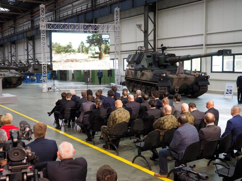 Premier Beata Szydło w Hucie Stalowa Wola [Zdjęcia]