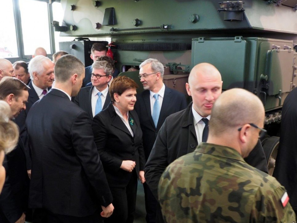 Premier Beata Szydło w Hucie Stalowa Wola [Zdjęcia]