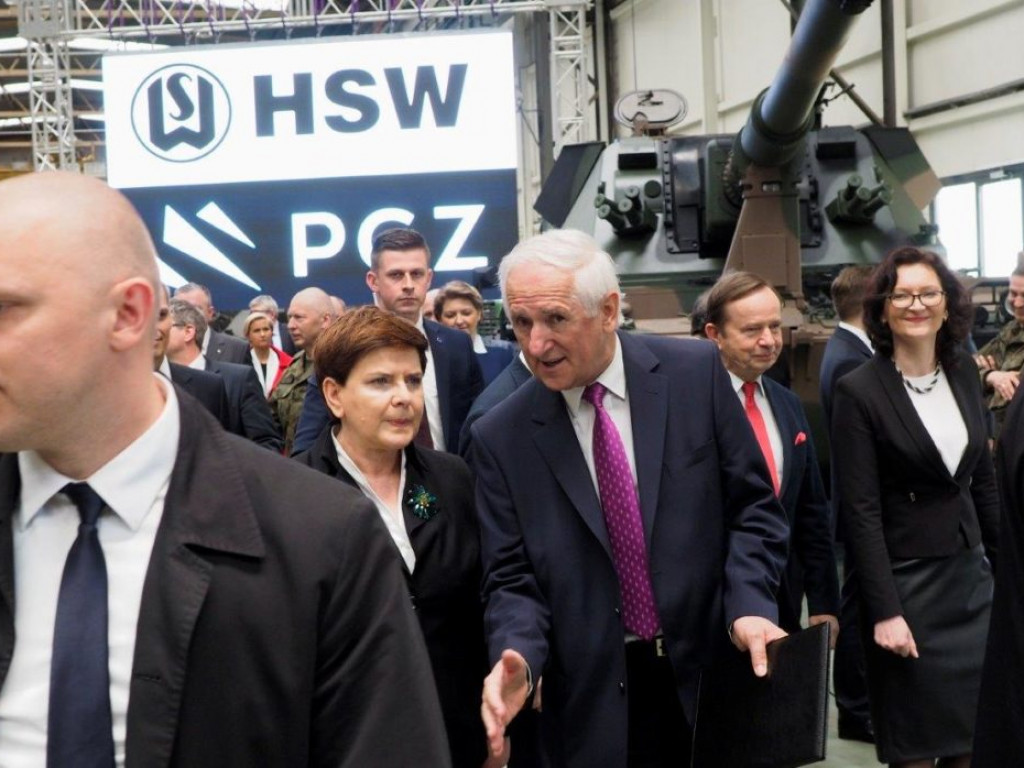 Premier Beata Szydło w Hucie Stalowa Wola [Zdjęcia]