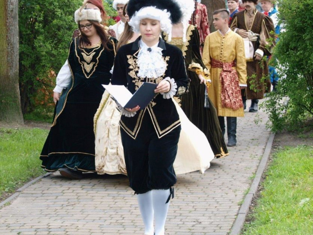 Zamiast ociężałych oficjałek [Zdjęcia]