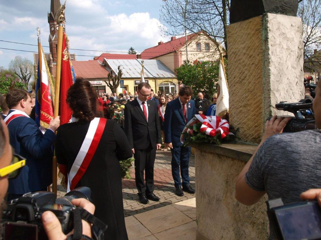 Zamiast ociężałych oficjałek [Zdjęcia]
