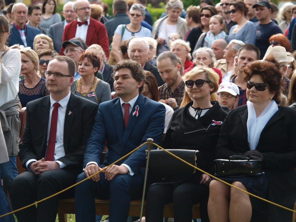 Zamiast ociężałych oficjałek [Zdjęcia]