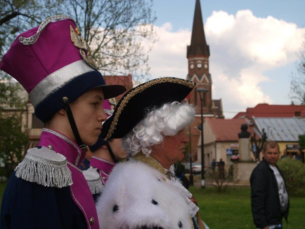 Zamiast ociężałych oficjałek [Zdjęcia]