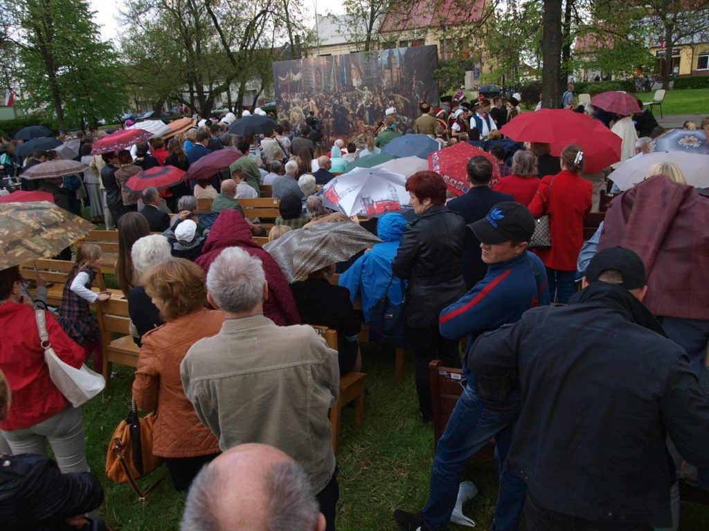 Zamiast ociężałych oficjałek [Zdjęcia]