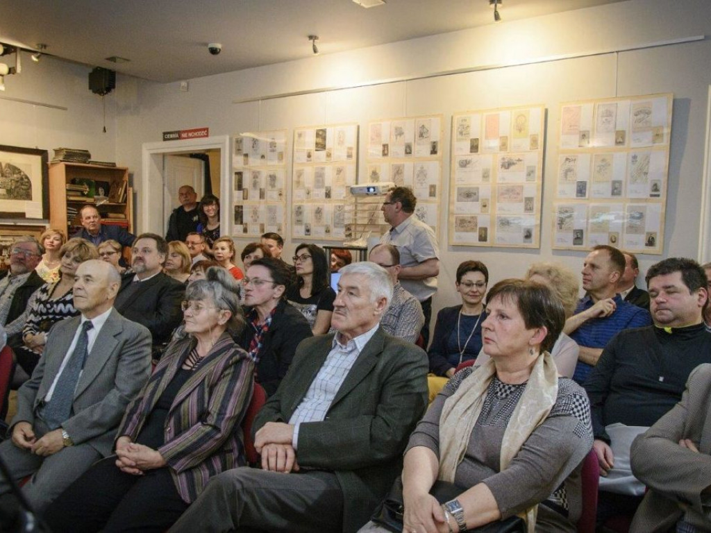 Noc Muzeów 2016 po janowsku, czyli... kobiety, wino i śpiew [Zdjęcia]