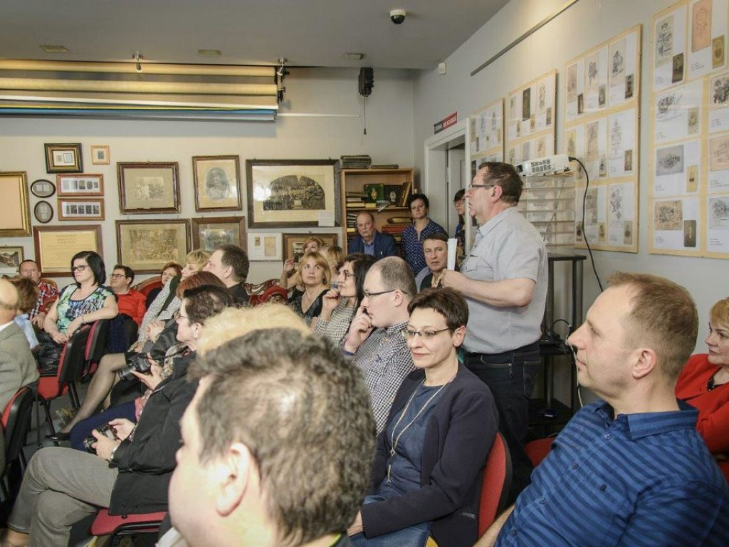 Noc Muzeów 2016 po janowsku, czyli... kobiety, wino i śpiew [Zdjęcia]