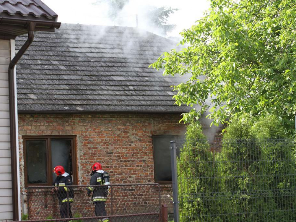 Pożar na tarnobrzeskim osiedlu Miechocin [Zdjęcia] [wideo]