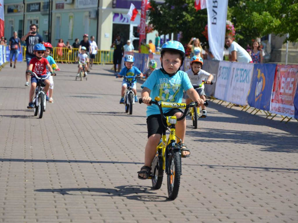 Kolarze przejechali przez Tarnobrzeg [Zdjęcia]