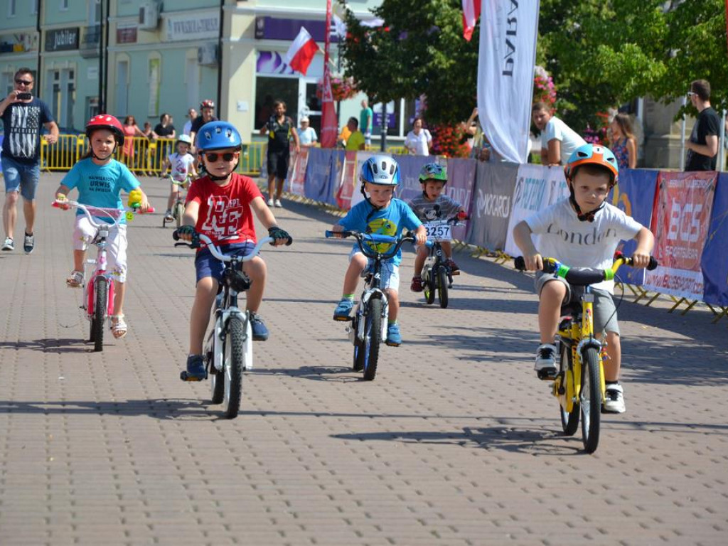 Kolarze przejechali przez Tarnobrzeg [Zdjęcia]