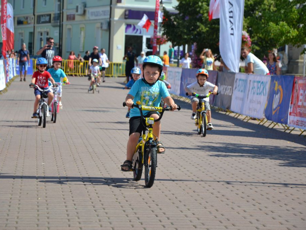 Kolarze przejechali przez Tarnobrzeg [Zdjęcia]