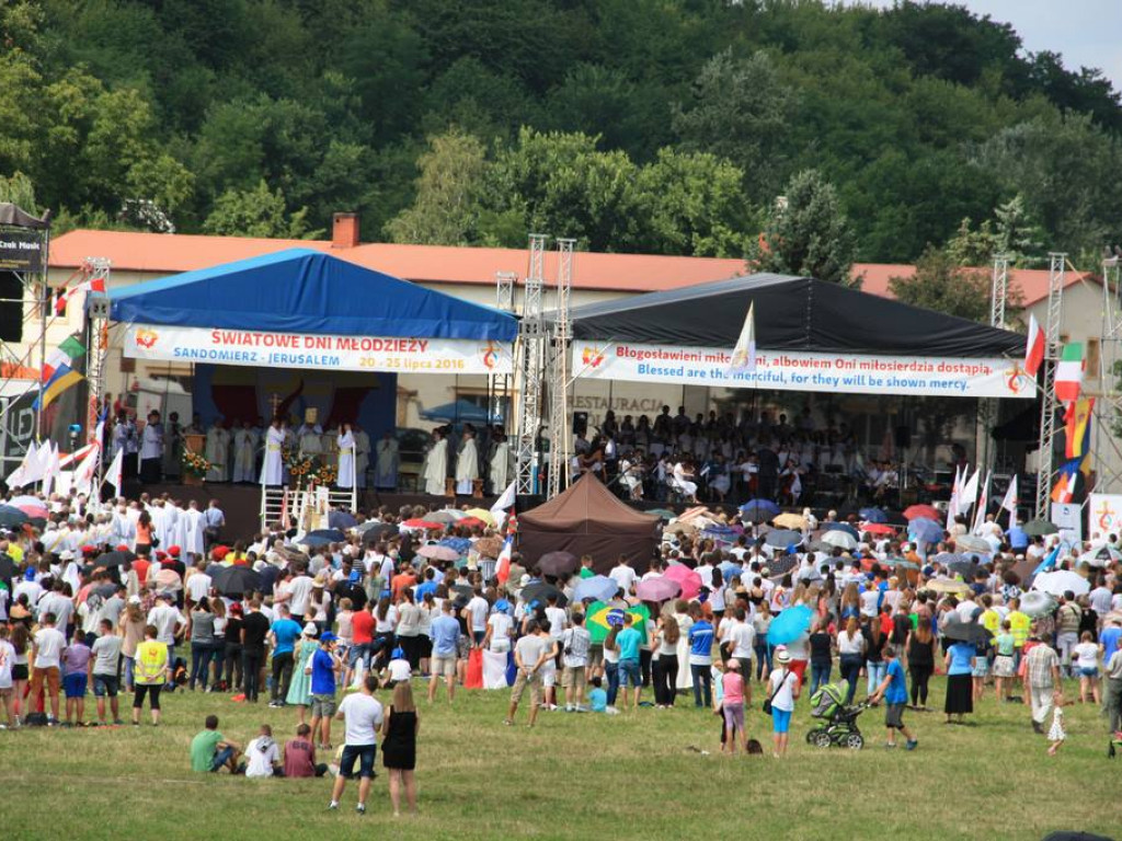 Tłumy pielgrzymów w Sandomierzu [Zdjęcia]