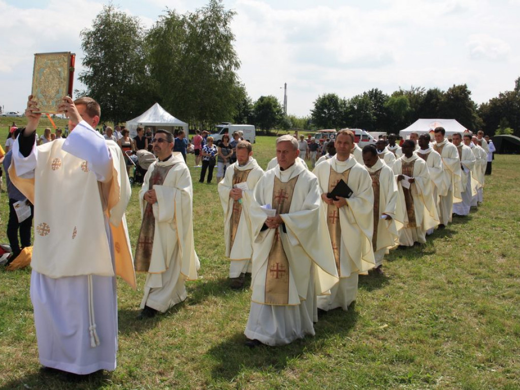 Tłumy pielgrzymów w Sandomierzu [Zdjęcia]