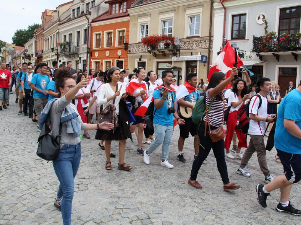 Tłumy pielgrzymów w Sandomierzu [Zdjęcia]