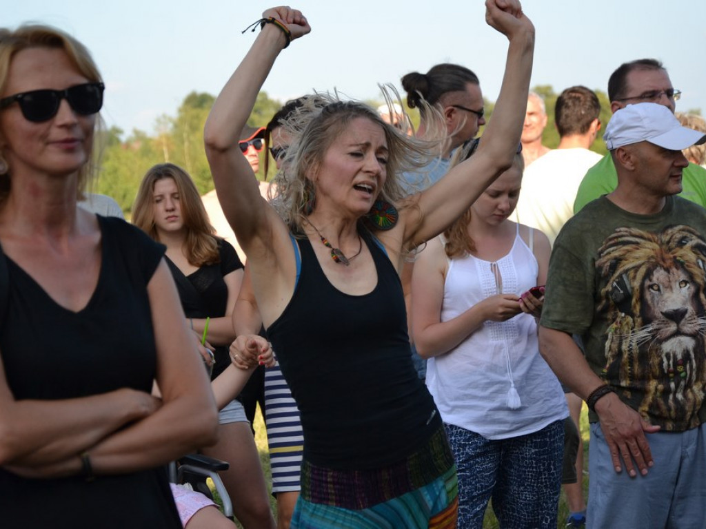 Trwa Festiwal Siarki, Ognia i Bębnów nad Jeziorem Tarnobrzeskim [Zdjęcia] [Wideo]