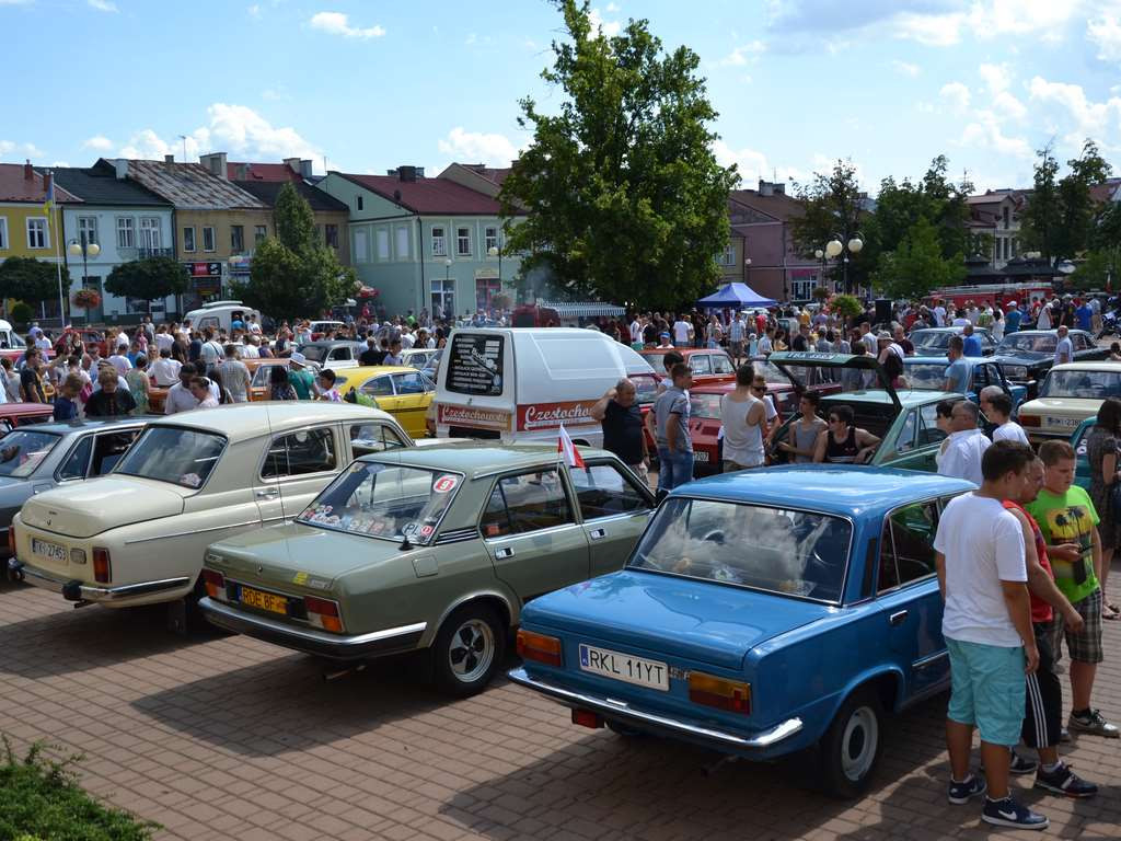 Spotkanie pojazdów PRL w Tarnobrzegu [Zdjęcia]