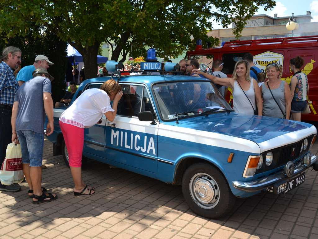 Spotkanie pojazdów PRL w Tarnobrzegu [Zdjęcia]