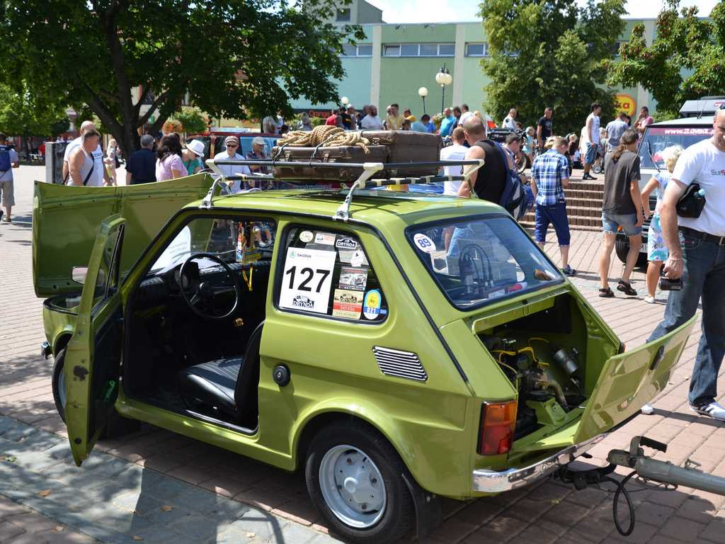 Spotkanie pojazdów PRL w Tarnobrzegu [Zdjęcia]