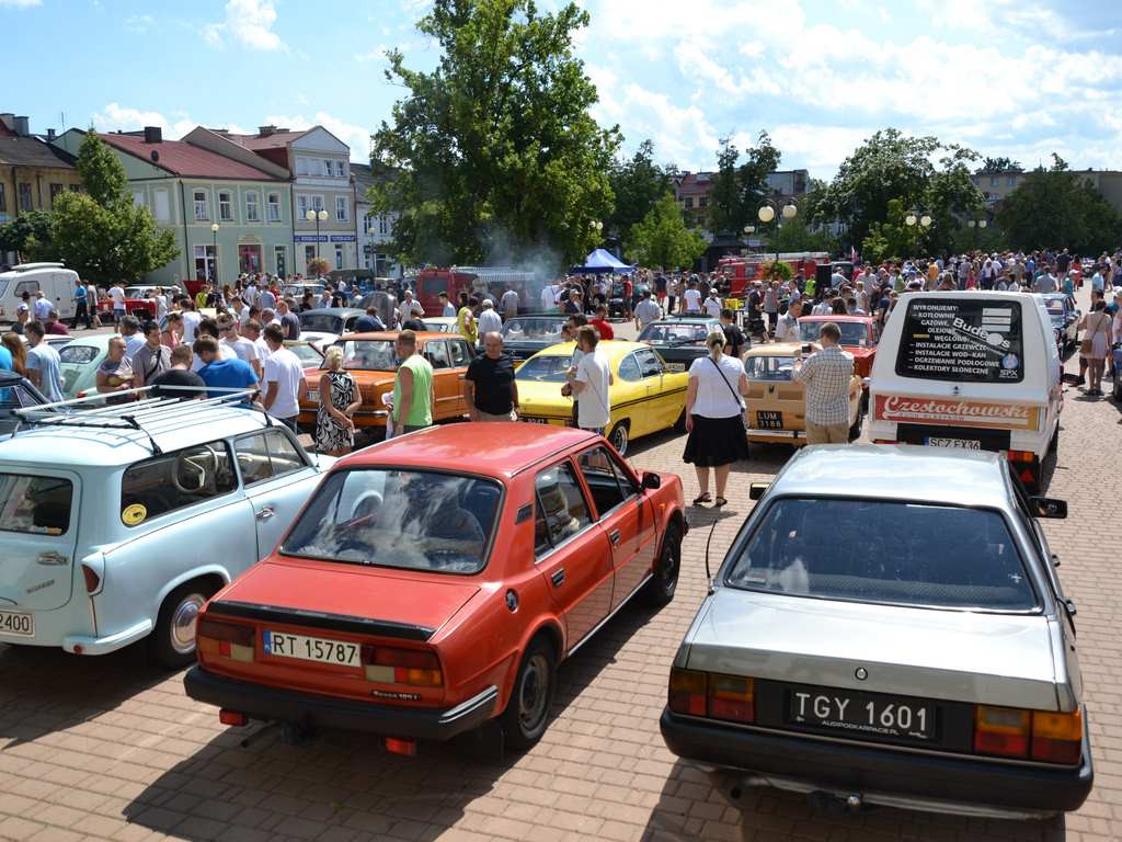 Spotkanie pojazdów PRL w Tarnobrzegu [Zdjęcia]