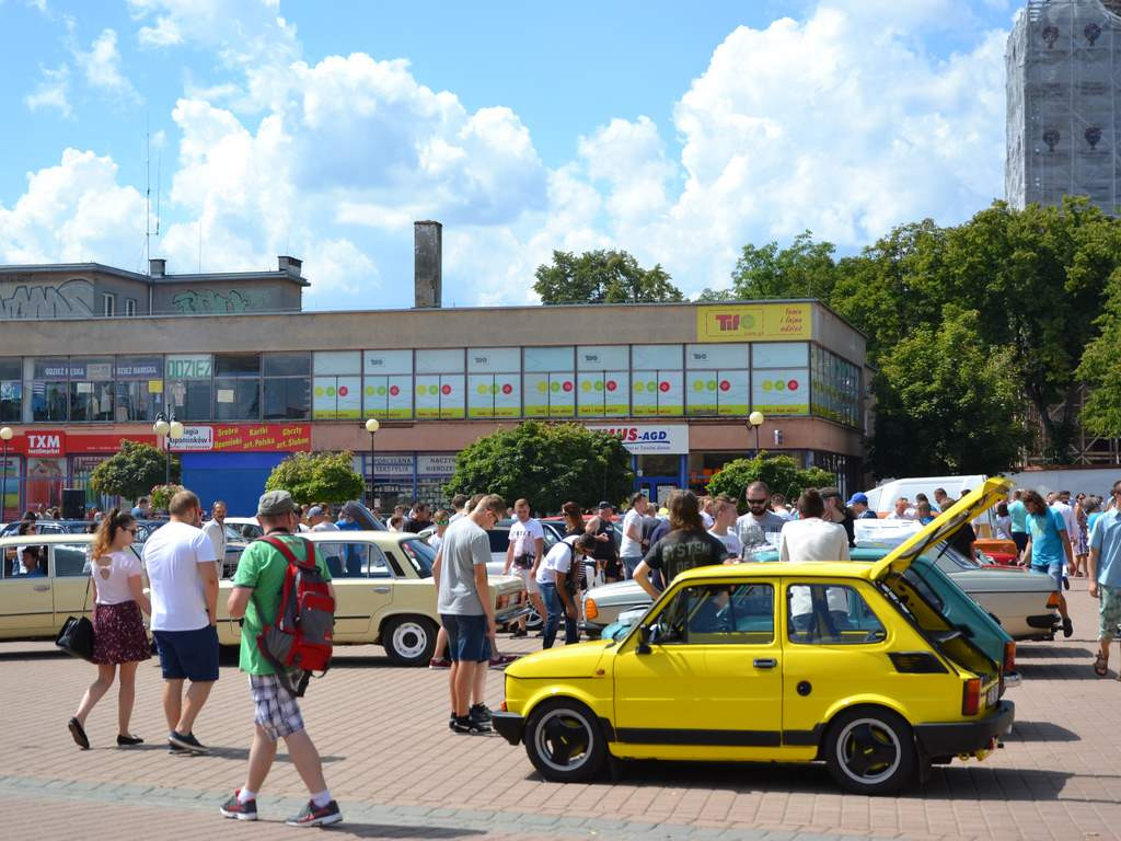 Spotkanie pojazdów PRL w Tarnobrzegu [Zdjęcia]
