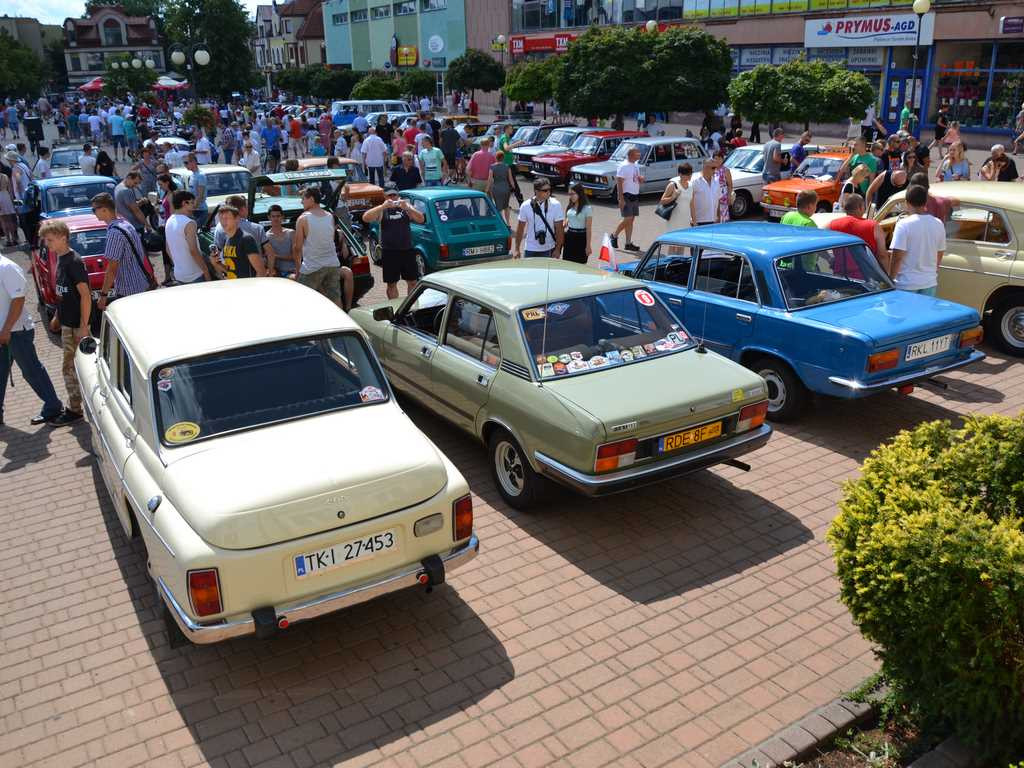 Spotkanie pojazdów PRL w Tarnobrzegu [Zdjęcia]