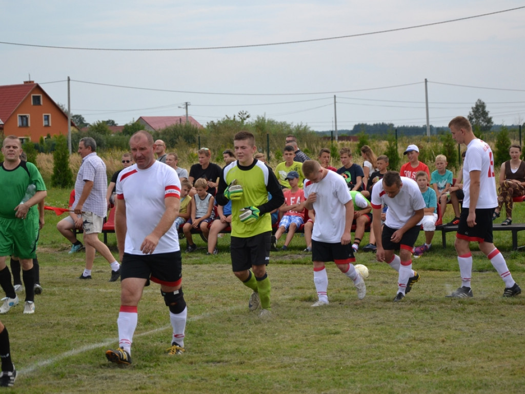 Tysiąc mieszkańców i dwie drużyny piłkarskie. Derby w Cyganach! [Zdjęcia]
