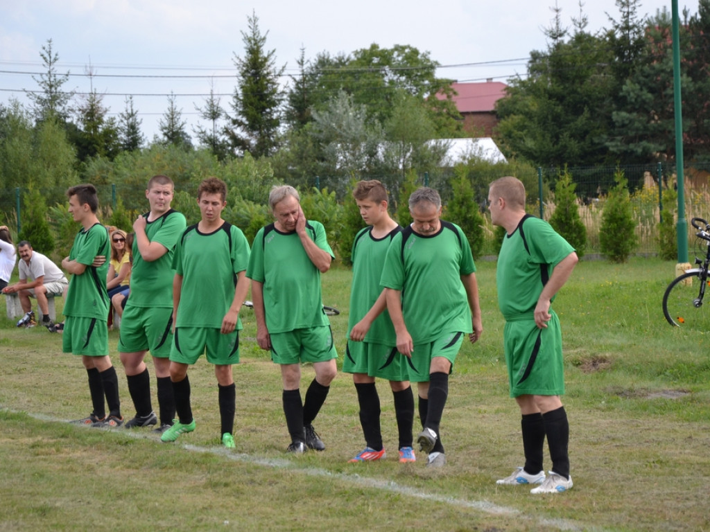 Tysiąc mieszkańców i dwie drużyny piłkarskie. Derby w Cyganach! [Zdjęcia]
