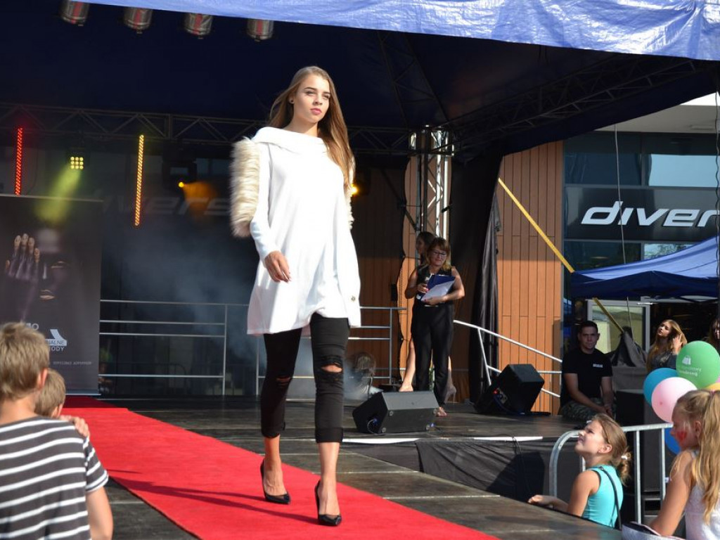 Huczne otwarcie Parku Handlowego Tarnobrzeg [Zdjęcia]