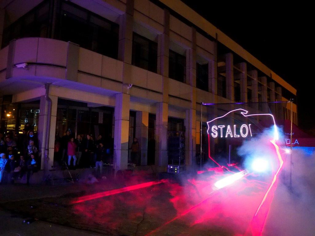 Rozkwitło solarne drzewko [Zdjęcia]