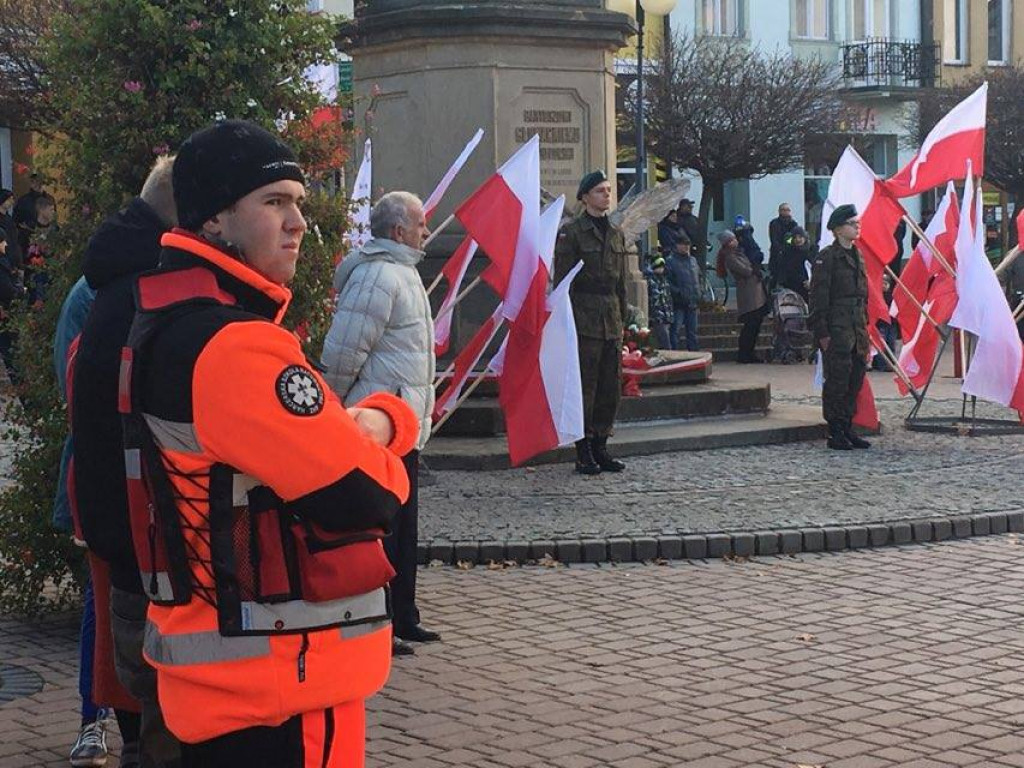 Obchody Święta Niepodległości na tarnobrzeskim rynku [Zdjęcia]