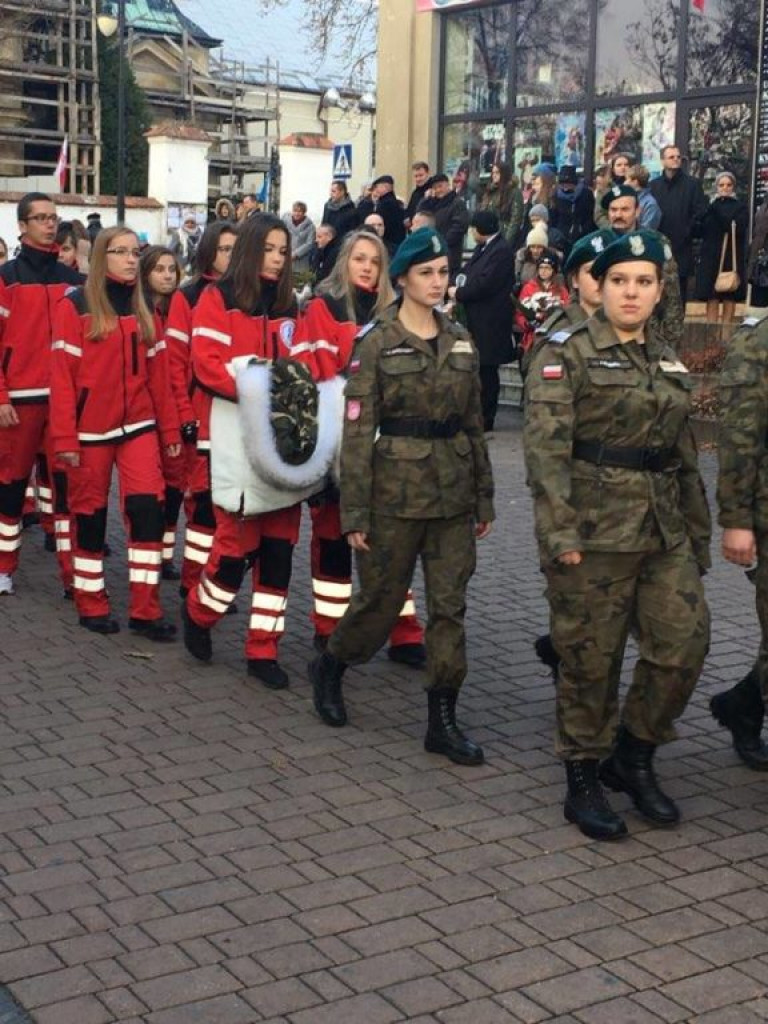 Obchody Święta Niepodległości na tarnobrzeskim rynku [Zdjęcia]