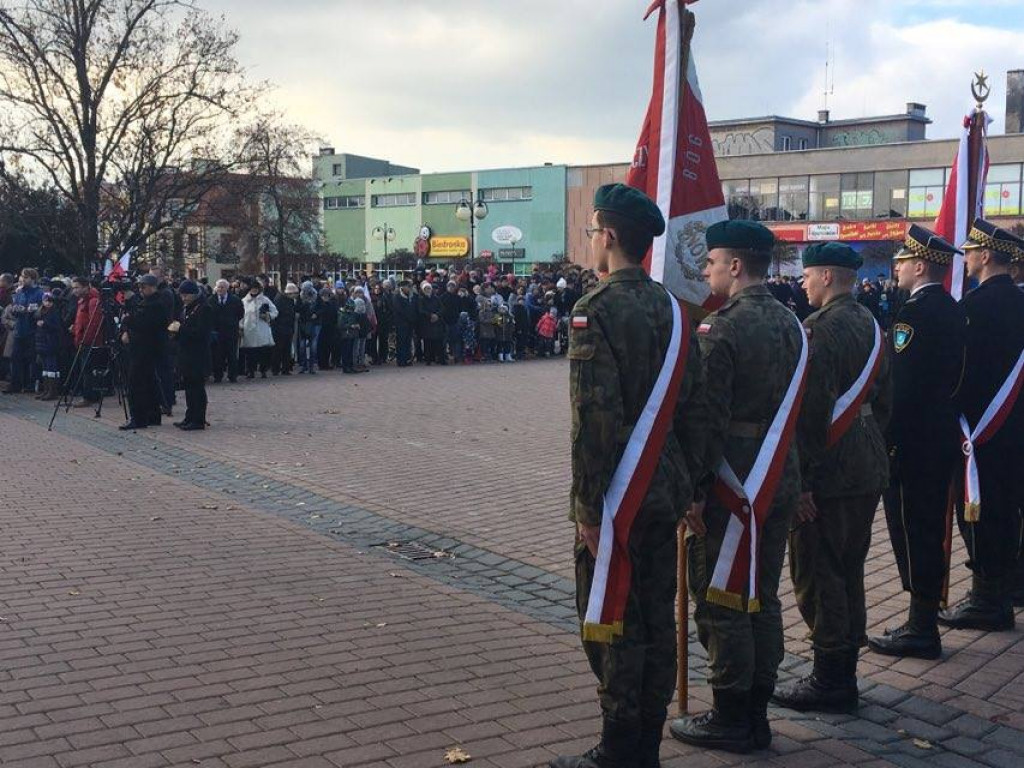 Obchody Święta Niepodległości na tarnobrzeskim rynku [Zdjęcia]