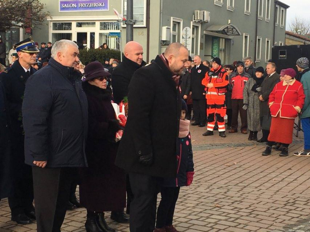Obchody Święta Niepodległości na tarnobrzeskim rynku [Zdjęcia]