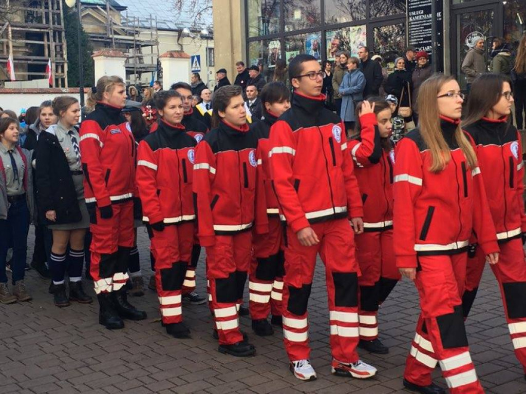 Obchody Święta Niepodległości na tarnobrzeskim rynku [Zdjęcia]